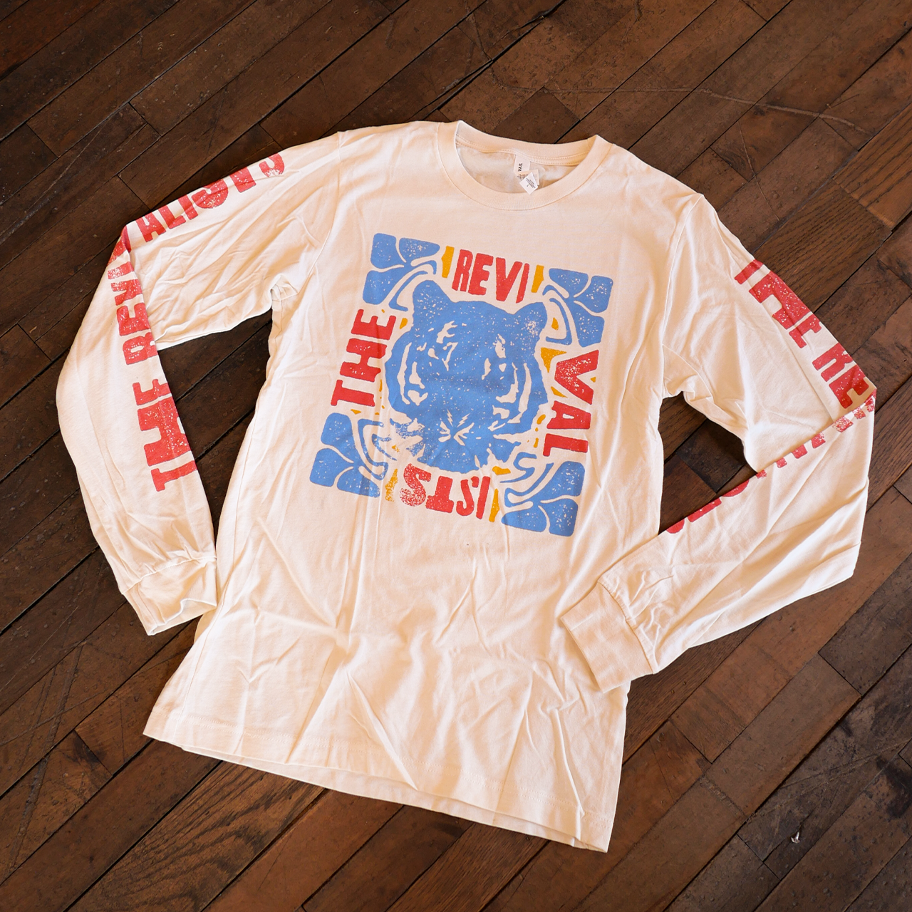 Long-sleeved graphic tee.
